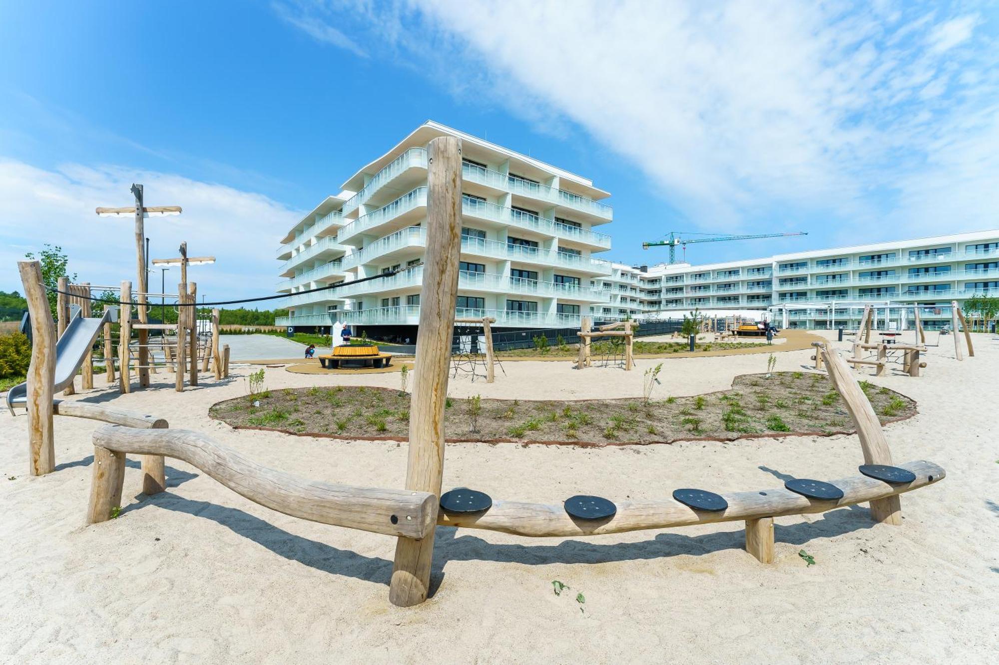 Apartament Z Basenem Polanki Aqua D306 코워브제크 외부 사진
