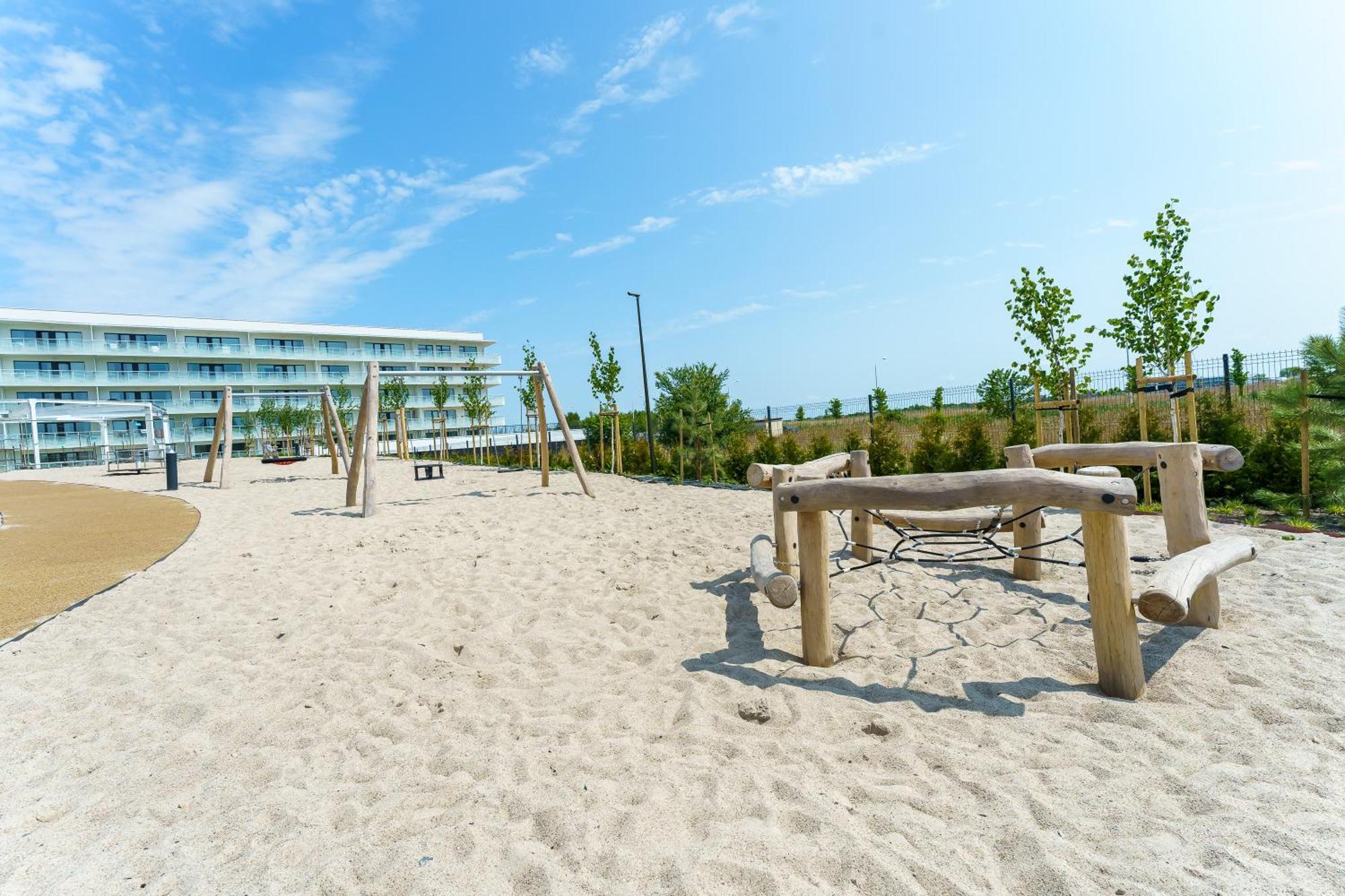 Apartament Z Basenem Polanki Aqua D306 코워브제크 외부 사진
